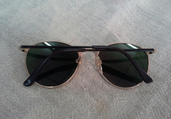 แว่นตาคลาสสิคทรง 'หยดน้ำ-จอห์น เลนนอน'  HOYA made in Japan