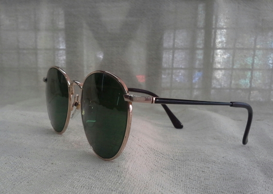 แว่นตาคลาสสิคทรง 'หยดน้ำ-จอห์น เลนนอน'  HOYA made in Japan