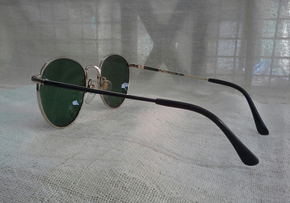 แว่นตาคลาสสิคทรง 'หยดน้ำ-จอห์น เลนนอน'  HOYA made in Japan