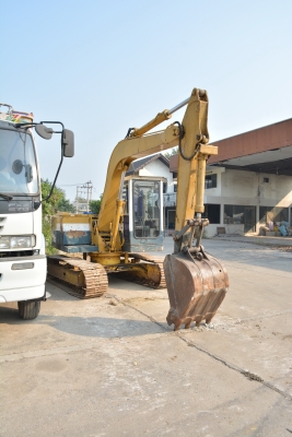 รถเเบคโฮ  KOMATSU PC60  มาร์ค 3  ไม่มีเอกสาร  รถพร้อมใช้งาน  ราคาย่อมเยาว์