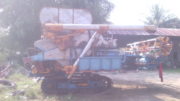 รถเกี่ยวข้าวอำนวยการช่าง600,000