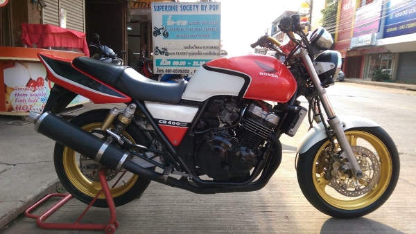 ขายคับ HONDA CB400 ปี98เวอร์ชั่นSไมล์แดง สีสวย ท่อแต่ง แฮนด์แต่ง อินวอยส์ สรรพสามิตร ราคา 67500 บาท ส่งได้ทั่วไทยคับ สนใจติดต่อ 081-0578282 FACEBOOK ชาญณรงค์ ป๊อป ชัยอมฤต ไอดีไลน์ POPBIGBIKESAKON คับ สนใจรถสวย ถูก ดี ต้อง POP BIGBIKE SAKONNAKHON คลิปวิดีโ