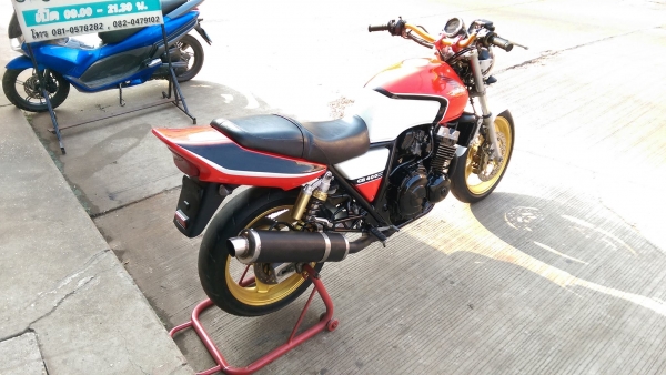 ขายคับ HONDA CB400 ปี98เวอร์ชั่นSไมล์แดง สีสวย ท่อแต่ง แฮนด์แต่ง อินวอยส์ สรรพสามิตร ราคา 67500 บาท ส่งได้ทั่วไทยคับ สนใจติดต่อ 081-0578282 FACEBOOK ชาญณรงค์ ป๊อป ชัยอมฤต ไอดีไลน์ POPBIGBIKESAKON คับ สนใจรถสวย ถูก ดี ต้อง POP BIGBIKE SAKONNAKHON คลิปวิดีโ