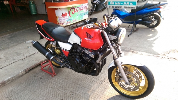 ขายคับ HONDA CB400 ปี98เวอร์ชั่นSไมล์แดง สีสวย ท่อแต่ง แฮนด์แต่ง อินวอยส์ สรรพสามิตร ราคา 67500 บาท ส่งได้ทั่วไทยคับ สนใจติดต่อ 081-0578282 FACEBOOK ชาญณรงค์ ป๊อป ชัยอมฤต ไอดีไลน์ POPBIGBIKESAKON คับ สนใจรถสวย ถูก ดี ต้อง POP BIGBIKE SAKONNAKHON คลิปวิดีโ