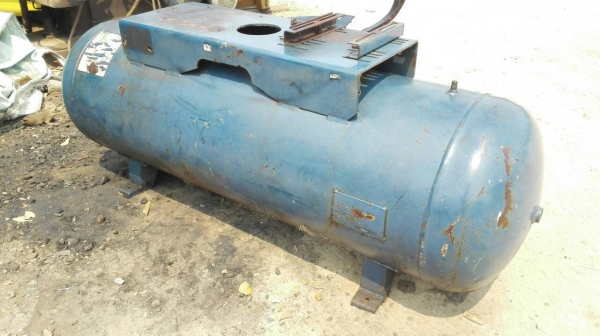 Sell>> ถังลม Champions USA. ขนาด 300 ลิตร. สภาพเดิมไม่มีผุ ถังหนา สวยๆเดิมๆพร้อมใช้.