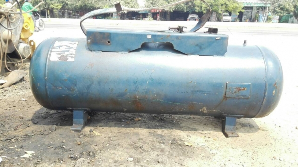Sell>> ถังลม Champions USA. ขนาด 300 ลิตร. สภาพเดิมไม่มีผุ ถังหนา สวยๆเดิมๆพร้อมใช้.