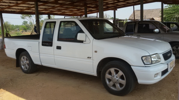 isuzu ดาร์ก้อน เครื่อง 2500 cc รุ่นหน้าหวีตัวจริง หน้าหลังเดิมๆ รถสภาพดีมาก