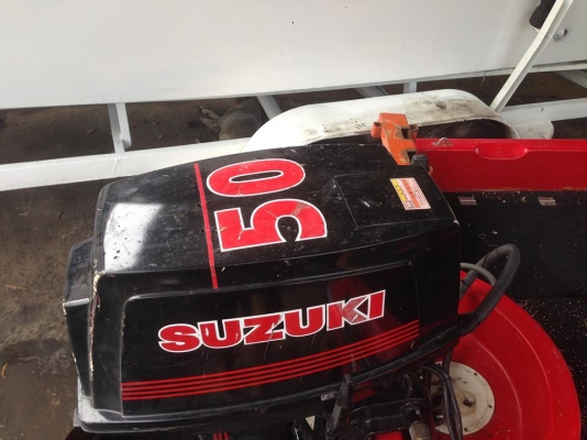 ขายเครื่องเรือซูซุกิหางยาว 2จังหวะ 50แรง เครื่องดีมากสตาร์สทีเดียวติด น้ำเดินดี มาลองเครื่องดูก่อนครับแล้วจะชอบ ขาย 35000 บาท