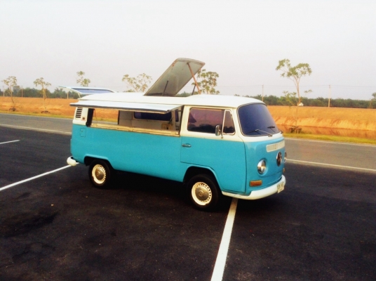 ตู้โฟล์คแตงโมเปิดบาร์ไฟเลี้ยวล่าง ทะเบียนครบ พร้อมใช้ ขับสบายๆ