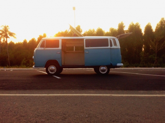 ตู้โฟล์คแตงโมเปิดบาร์ไฟเลี้ยวล่าง ทะเบียนครบ พร้อมใช้ ขับสบายๆ