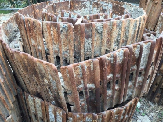 โซ่พร้อมใบเก่า kobelco sk220-3-5 ใบยาว 60 ซม เส้นละ 50,000