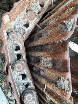 โซ่พร้อมใบเก่า kobelco sk220-3-5 ใบยาว 60 ซม เส้นละ 50,000 โซ่พร้อมใบเก่า kobelco sk220-3-5 ใบยาว 60 ซม เส้นละ 50,000