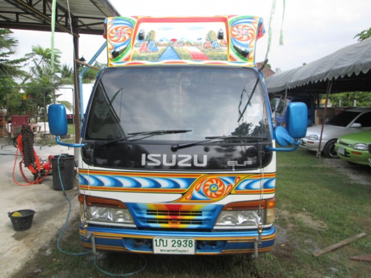 ISUZU NKR 58 E หัวการ์ตูน ดัีม 4 ล้อ  ป้ายเล็กไม่ติดเวลา