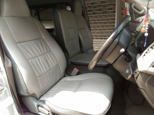 เบาะคู่หน้า รถตู้คอมมูเตอร์ปี07 สภาพดี รถไม่ได้วิ่งงาน หุ้มหนังสีเทา ไม่มีตำหนิ 2500บาท อยู่ดอนเมืองTEL0890671028 IDline 0890671028