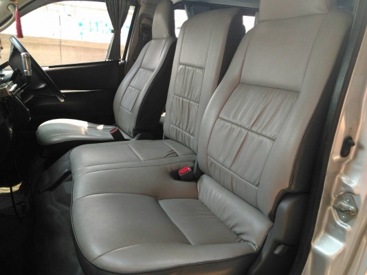 เบาะคู่หน้า รถตู้คอมมูเตอร์ปี07 สภาพดี รถไม่ได้วิ่งงาน หุ้มหนังสีเทา ไม่มีตำหนิ 2500บาท อยู่ดอนเมืองTEL0890671028 IDline 0890671028
