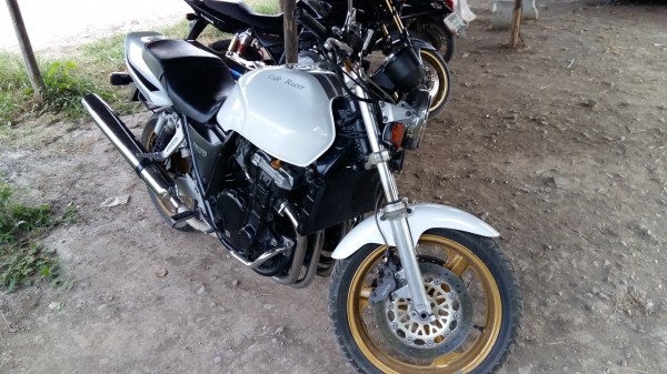 ขายด่วนครับ HONDA BIC 1 สีขาว 1000CC.