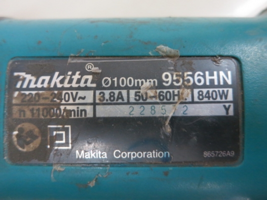 เครื่องเจียร์ 4 นิ้ว MAKITA รุ่น 9556HN 840วัตต์ ของแท้ สภาพใหม่ มีบังใบ พร้อมใช้งาน