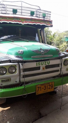 สิบล้อหัวยาว isuzu เครื่อง6BD1 ปั้มลม เบรคทิฟฟี่ พวงมาลัยเพาเวอร์ ช่วงล่างจั้มโบ้ 200 เกียร์ 6 เกียร์เสื้อลายตูดย้อย เครื่องดี สิบล้อหัวยาว isuzu เครื่อง6BD1 ปั้มลม เบรคทิฟฟี่ พวงมาลัยเพาเวอร์ ช่วงล่างจั้มโบ้ 200 เกียร์ 6 เกียร์เสื้อลายตูดย้อย เครื่องดี