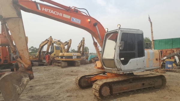 ขายรถแมคโครEX120-2สภาพพร้อมใช้งานไฟฟ้าครบสนใจติดต่อ0851562314