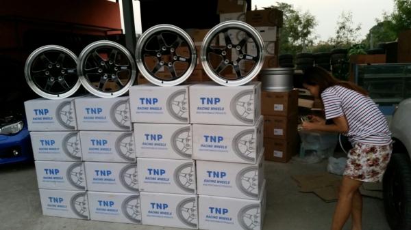 ล้อแม็กขอบ18 Weld 6รู