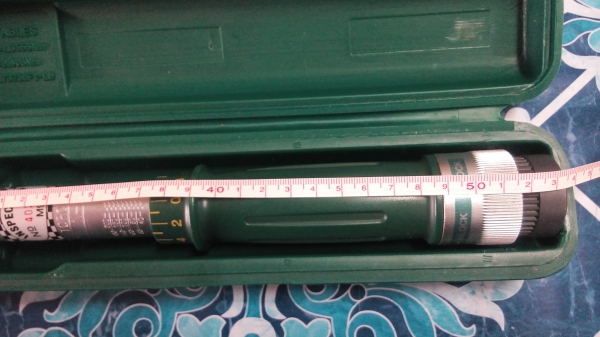 ขายประแจวัดทอร์ค (ประแจปอนด์) SATA 96304 ความสามารถในการวัด 70-350Nm. ขนาด 1/2" ความยาว 645 mm.