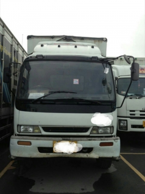 ขายด่วนครับ ตู้ 10 บาน  ISUZU FTR33 เครื่อง 200  ปี47 รถสวยพร้อมใช้งาน ครับ