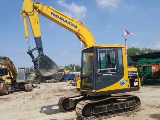 ขายครับKomatsu PC60-5สภาพพร้อมใช้งาน สนใจติดต่อ0851562314