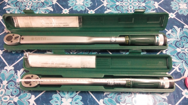 ขายประแจวัดทอร์ค (ประแจปอนด์) SATA 96304 ความสามารถในการวัด 40-210Nm. ขนาด 1/2" ความยาว 535 mm.