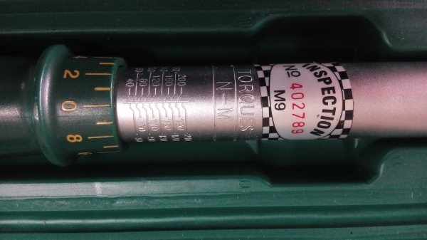 ขายประแจวัดทอร์ค (ประแจปอนด์) SATA 96304 ความสามารถในการวัด 40-210Nm. ขนาด 1/2" ความยาว 535 mm.