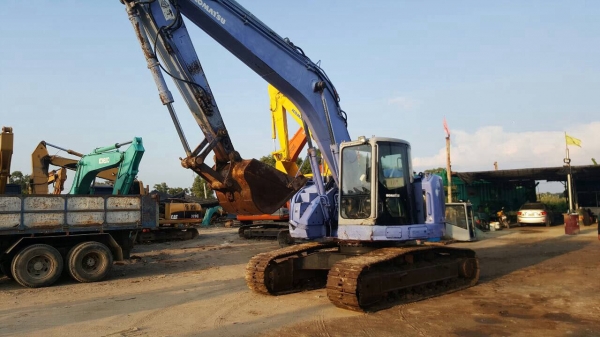 ขายครับKomatsu PC228 สภาพพร้อมใช้งานครับสนใจติดต่อ0851562314 ขายครับKomatsu PC228 สภาพพร้อมใช้งานครับสนใจติดต่อ0851562314