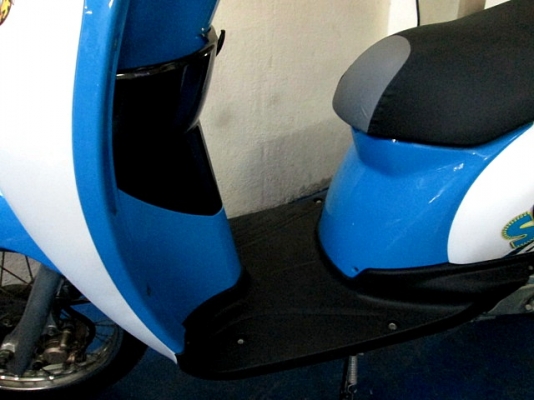 scoopy-i สีฟ้าขาว รถสวย จัดสภาพใหม่ เครื่องดีหายห่วง เบลกดี ยางดี สีสวยไร้ริ้วรอยกวนใจ ราคาสบายกระเป๋า 25900