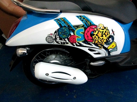 scoopy-i สีฟ้าขาว รถสวย จัดสภาพใหม่ เครื่องดีหายห่วง เบลกดี ยางดี สีสวยไร้ริ้วรอยกวนใจ ราคาสบายกระเป๋า 25900