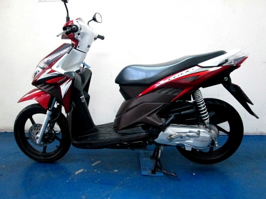 click 110 i สีแดงนํ้าตาล รุ่นท๊อป ล้อแมกซ์ คอมบายเบลก รถเดือน พฤษภาคม ปี54 รถบ้านมือเดียว ไมล์ 13xxx โล ฟรีโอน แถม 4 รายการ  24900