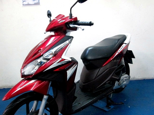 click 110 i สีแดงนํ้าตาล รุ่นท๊อป ล้อแมกซ์ คอมบายเบลก รถเดือน พฤษภาคม ปี54 รถบ้านมือเดียว ไมล์ 13xxx โล ฟรีโอน แถม 4 รายการ  24900