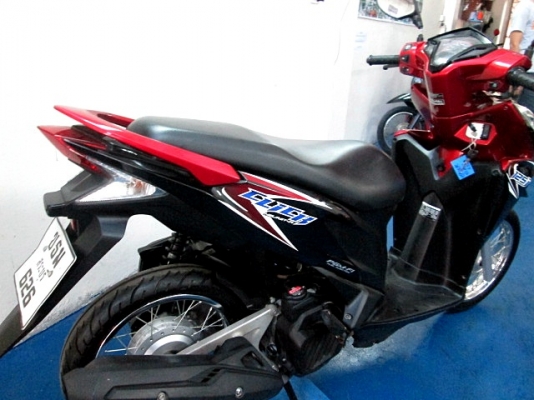 CLICK 125 i ลายเทรินอัฟ สีดำแดง รถเดือน พฤศจิกายน ปี 55 ไมล์ 9 พันโล แถม 3 รายการ 28900