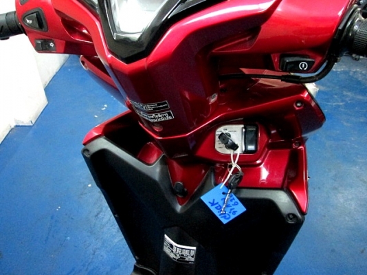 CLICK 125 i ลายเทรินอัฟ สีดำแดง รถเดือน พฤศจิกายน ปี 55 ไมล์ 9 พันโล แถม 3 รายการ 28900