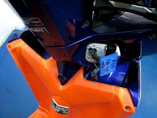 click 125 i สีขาวดำ รุ่น คอมบายเบลก รถเดือน พฤษภาคม ปี 56 ไมล์ 10256 โล  ของแถม 3 รายการ 28900