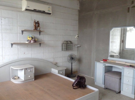 ขายตึกแถว 4 ชั้น ตลาดสดเมืองใหม่บางพลี เนื่อที่ 21 ตร.ว.ชั้นล่างทำออฟฟิศ