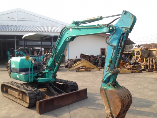 รถขุด Komatsu PC40R-8 มือสองนำเข้าจากญี่ปุ่น สภาพพร้อมใช้งาน