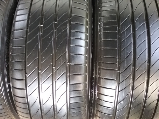 ยาง MICHELIN รุ่น PRIMACY 3 ST. 205 55R16 กลางปี2015 สภาพสวยมากๆ ดอกเต็มๆไม่มีปะ