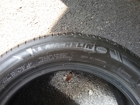 ยาง MICHELIN รุ่น PRIMACY 3 ST. 205 55R16 กลางปี2015 สภาพสวยมากๆ ดอกเต็มๆไม่มีปะ