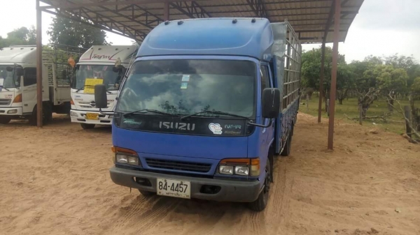 ขายรถ6ล้อ NPR130แรง ยาว5เมตร ภายในสวย เอกสารพร้อมโอน สนใจโทร 090-8588220คุณนะ 093-3258446คุณบิว หรือเข้าดูสินค้าอื่นๆได้ที่ www.truck.in.th/498 หรือเพจFacebook ณรงค์ ซื้อขายรถมือสอง (เว็บไซต์ส่วนตัว) หรือFacebook คุณนะ รถบรรทุก