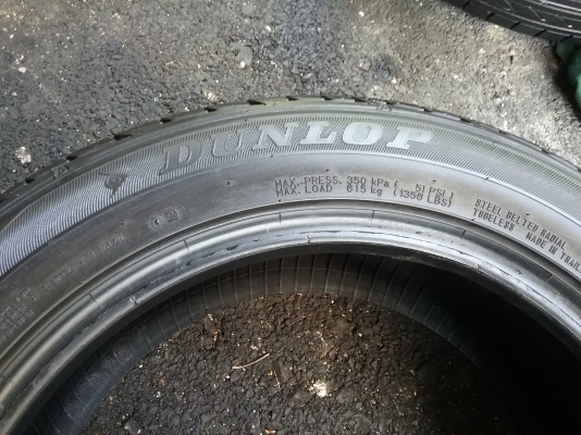 ยางDUNLOP 205 55R16ลงพื้นจริงกลางปี2015สภาพสวยมาก ดอกเยอะมากๆไม่มีปะ