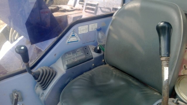 ขายรถแบคโฮ KOMATSU 128US-1 เก่านอกโซ่หนาไฟฟ้าเต็มเอกสารทะเบียน ขายรถแบคโฮ KOMATSU 128US-1 เก่านอกโซ่หนาไฟฟ้าเต็มเอกสารทะเบียน