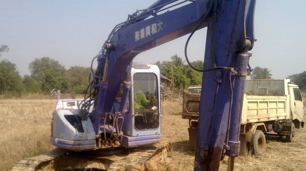 ขายรถแบคโฮ KOMATSU 128US-1 เก่านอกโซ่หนาไฟฟ้าเต็มเอกสารทะเบียน ขายรถแบคโฮ KOMATSU 128US-1 เก่านอกโซ่หนาไฟฟ้าเต็มเอกสารทะเบียน