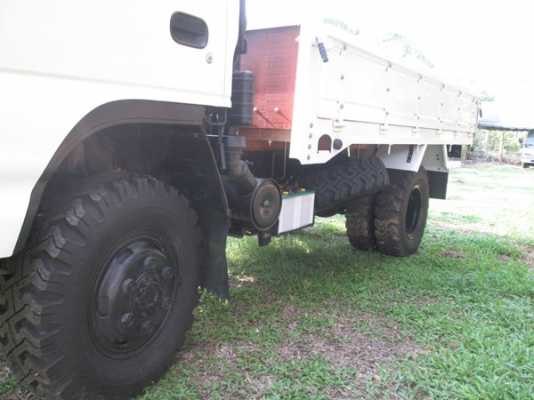 ISUZU NKS 71 G หัวการ์ตูน 4 WD คานแข็ง ขับเคลื่อน 4 ล้อ ป้ายเล็กไม่ติดเวลา