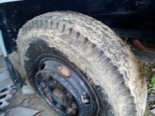 (ปิดการขายแล้วคับเสี่ยวุธ จ.น่าน )6ล้อดั้มอีซูสุ 145   แรงม้า ยาง900''  รถสวย  พร้อมใช้งาน  เล่มติดมือ.. ราคาต่อรองได้จ้า