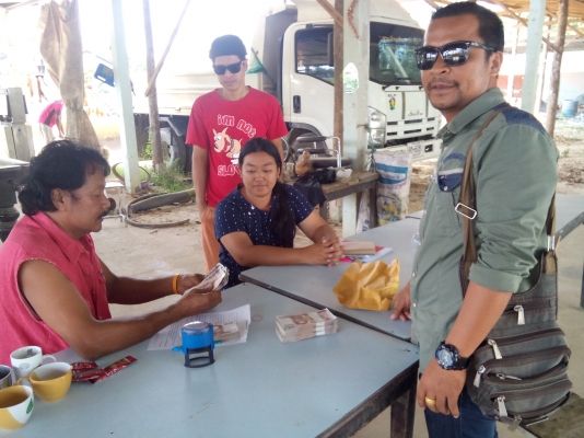 (ปิดการขายแล้วคับเสี่ยวุธ จ.น่าน )6ล้อดั้มอีซูสุ 145   แรงม้า ยาง900''  รถสวย  พร้อมใช้งาน  เล่มติดมือ.. ราคาต่อรองได้จ้า