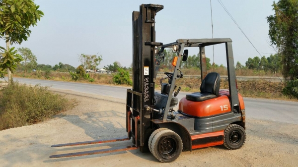 ขายด่วนรถยก TOYOTA 6FGยก1.5ตันเสาสูง6เมตรทูฟรียางตัน6เส้นยางหน้าคู้รถนอกยังไม่เคยใช้งานในเมืองไทยเลย=รุ่นใหม่ขายถูกๆๆ