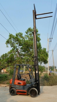 ขายด่วนรถยก TOYOTA 6FGยก1.5ตันเสาสูง6เมตรทูฟรียางตัน6เส้นยางหน้าคู้รถนอกยังไม่เคยใช้งานในเมืองไทยเลย=รุ่นใหม่ขายถูกๆๆ